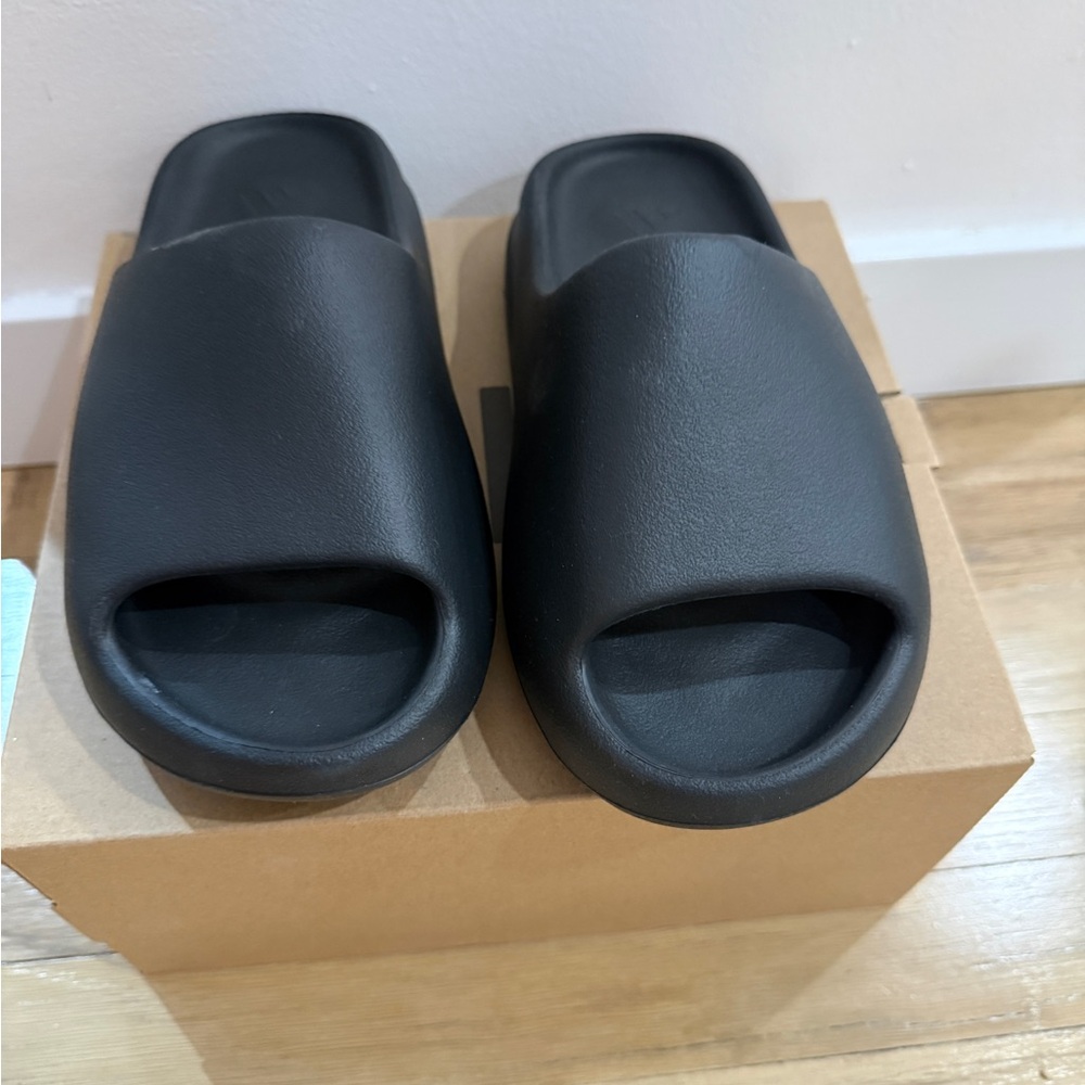 adidas Men's Black Slide Sandals - Sleek Slip-On